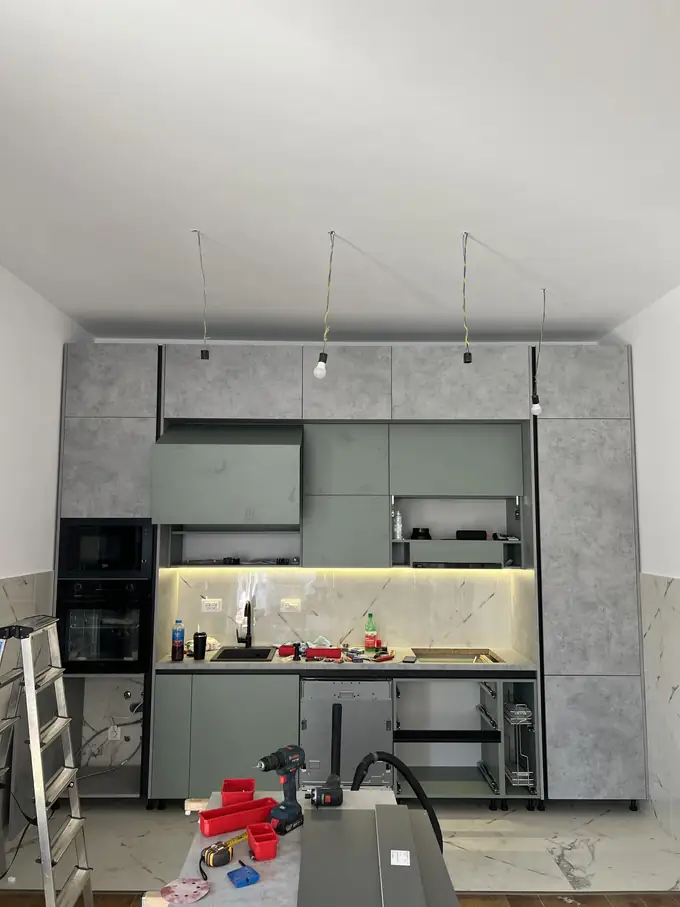 Montaža kuhinje u toku